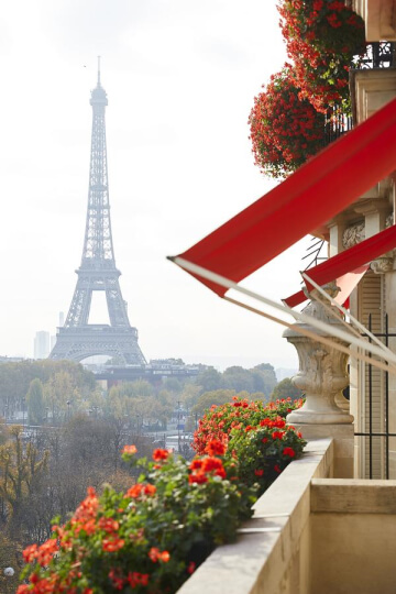 Отели Парижа с балконами на Эйфелеву башню